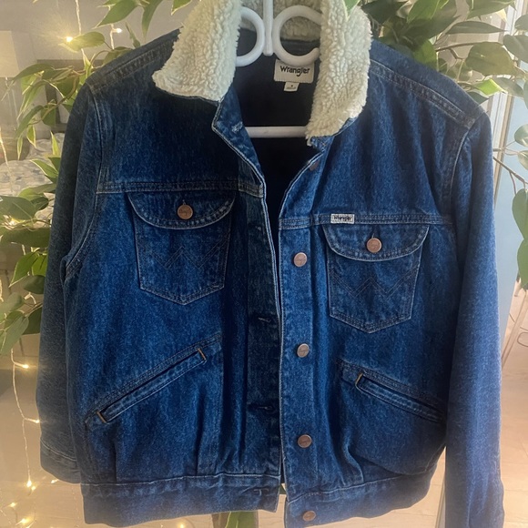 Wrangler Jackets & Blazers - Wrangler Vintage denim jacket